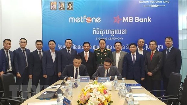 Vietnamese firms partner to upgrade telecoms network in Cambodia hinh anh 1