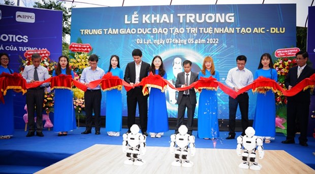 First AI training, research centre opened in Central Highlands hinh anh 1