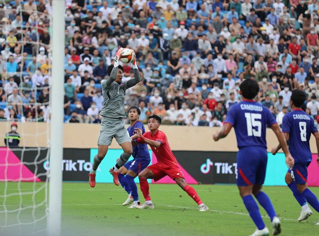 Cambodia’s coach satisfied with victory over Laos in men’s football hinh anh 1