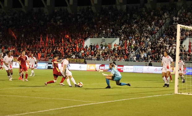 SEA Games 31: Vietnam seal 2-1 comeback win over Philippines in women’s football hinh anh 2