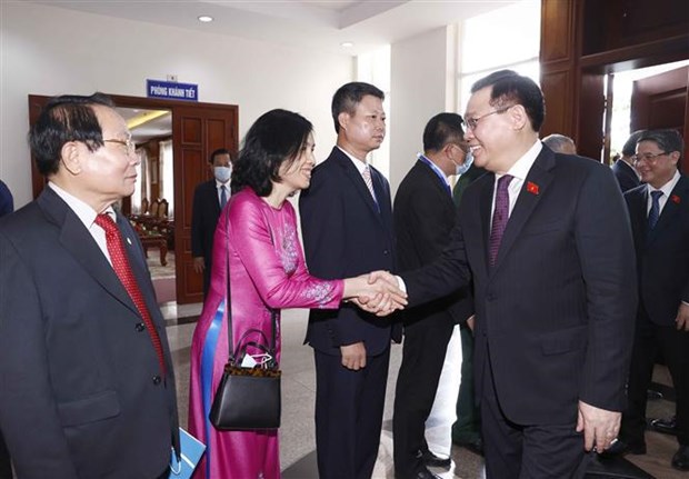 Businesses urged to help make breakthroughs in Vietnam - Laos economic ties hinh anh 2