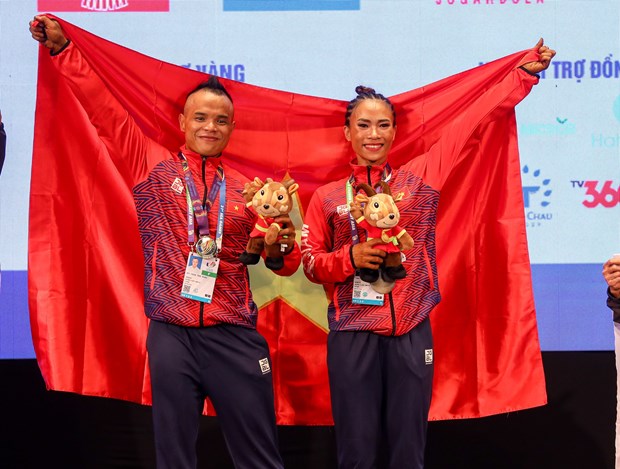 Five bodybuilding gold medals for Vietnam at SEA Games 31 hinh anh 1