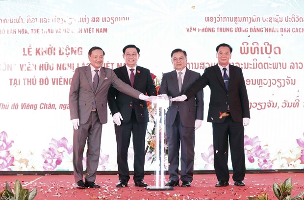 NA Chairman attends groundbreaking ceremony of Laos-Vietnam park hinh anh 1