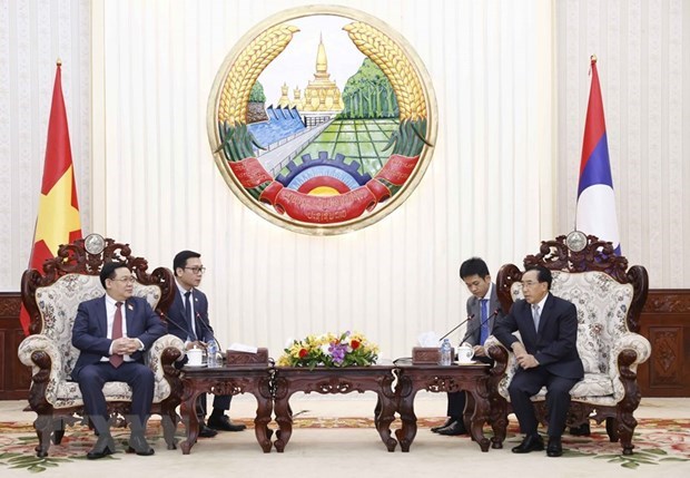 NA Chairman meets with Lao PM, discussing measures to boost ties hinh anh 1