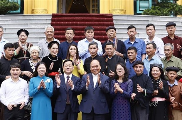 President meets ethnic minority delegation from Tuyen Quang hinh anh 2