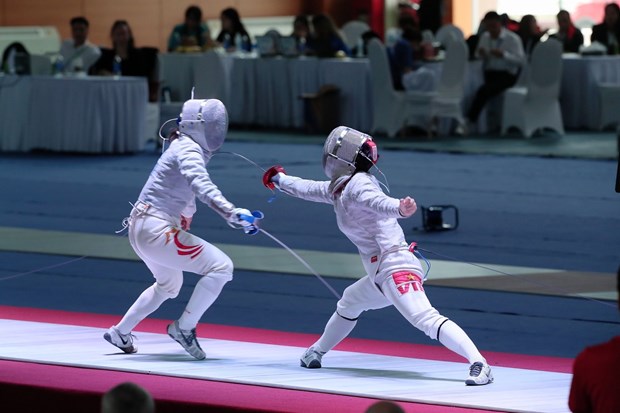 SEA Games 31: Female fencers win fifth gold medal for Vietnamese team hinh anh 1