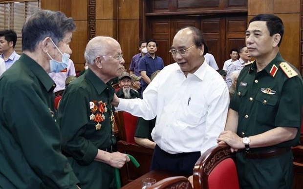 President pays tribute to Dien Bien Phu soldiers hinh anh 1