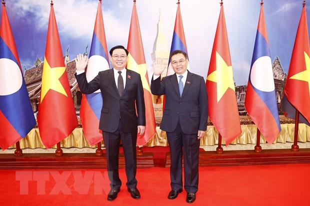 NA Chairman Vuong Dinh Hue concludes official visit to Laos hinh anh 1