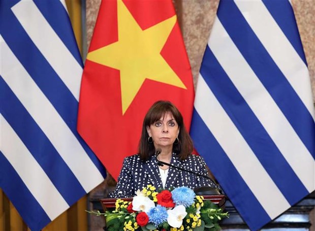 Greek President wraps up official visit to Vietnam hinh anh 1