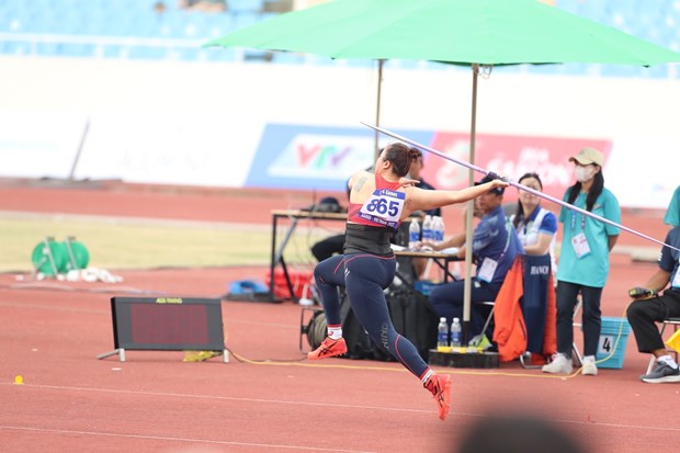 SEA Games 31: Lo Thi Hoang breaks record in javelin to win gold hinh anh 1