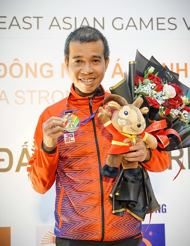 Vietnam triumph in SEA Games 31 three-cushion carom hinh anh 1