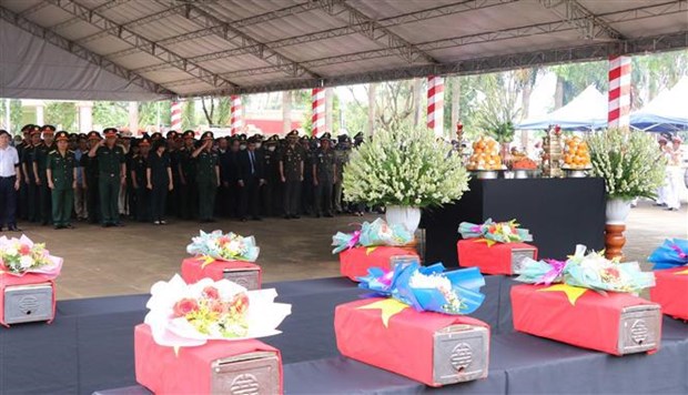 Gia Lai repatriates 18 sets of remains of fallen martyrs from Cambodia hinh anh 1