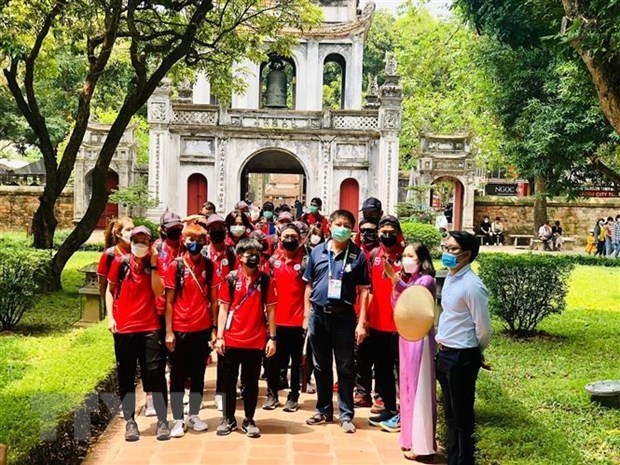 Hanoi greets nearly 31,500 foreign tourists during SEA Games 31 hinh anh 1