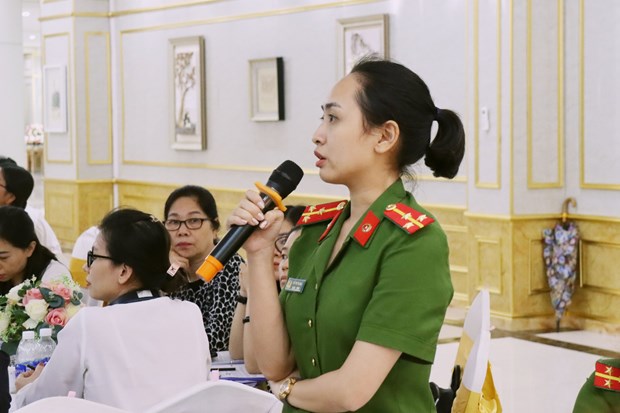 Training course shares experience in prosecuting violence cases against women hinh anh 1