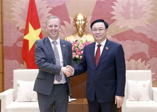 Top legislator receives British Ambassador to Vietnam hinh anh 1