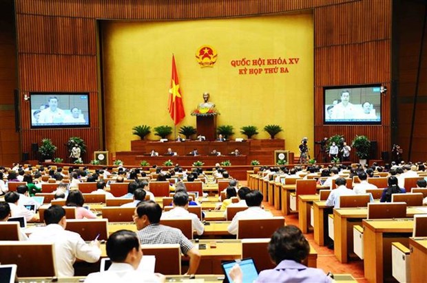 Legislators discuss implementation of socio-economic development plans hinh anh 1
