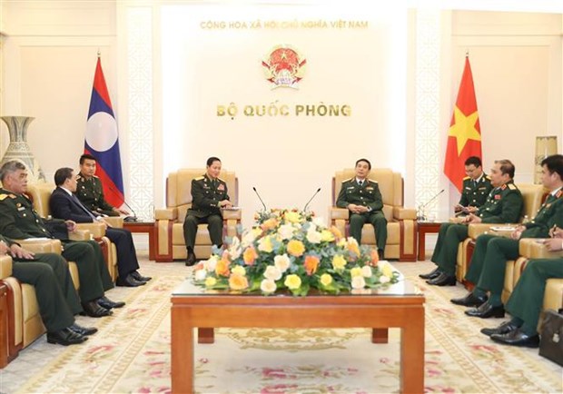Vietnamese, Lao defence ministries foster all-round cooperation hinh anh 3