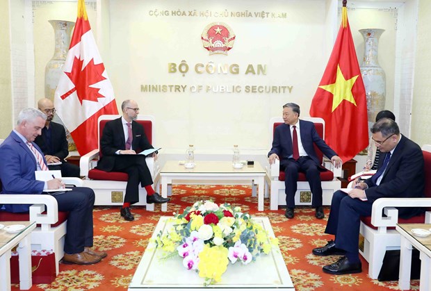 Vietnam keen on promoting security cooperation with Canada: minister hinh anh 1