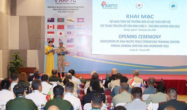 Vietnam chairs Association of Asia-Pacific Peace Operations Training Centres meeting hinh anh 1