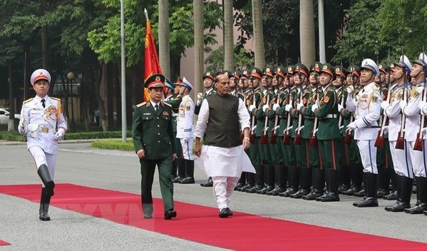 Vietnam, India agree to foster defence partnership hinh anh 1