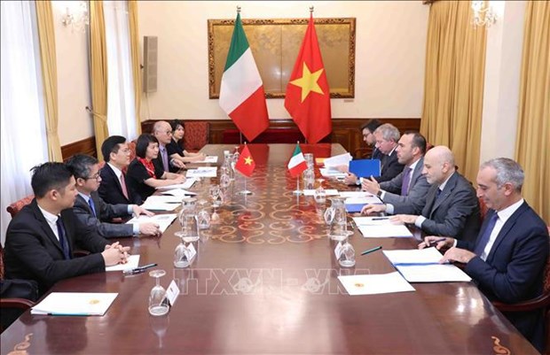 Vietnam, Italy hold 4th political consultation hinh anh 1