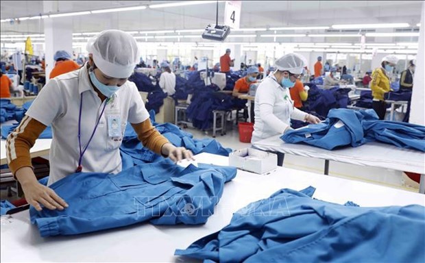 Global uncertainties loom over textile-garment industry growth hinh anh 1