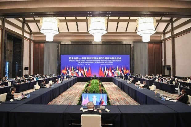 Vietnam attends 28th ASEAN-China Senior Officials' Consultation hinh anh 1