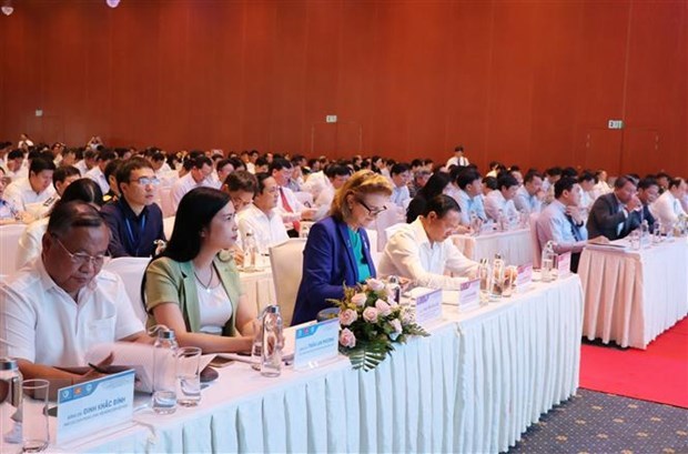 Forum spotlights sustainable development of Vietnamese marine economy hinh anh 1