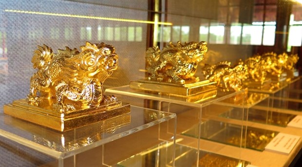 Copies of Nguyen Dynasty gold seals on display in Hue hinh anh 1