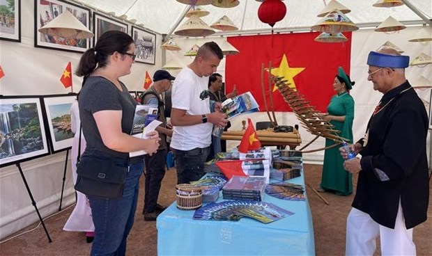 Vietnam attends Fetes Consulaires in Lyon hinh anh 1