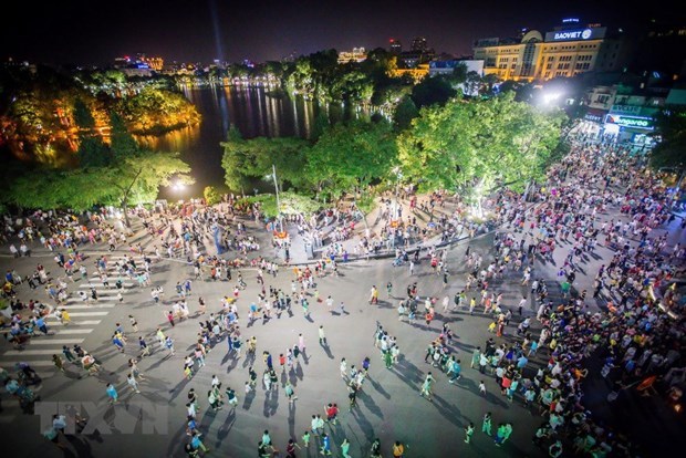 Hanoi aims to boost night-time economic development hinh anh 1