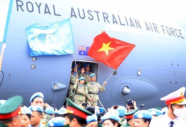 Vietnam's first engineering unit marches for UN mission in Abyei hinh anh 1