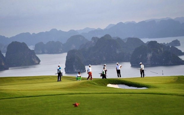 Quang Ninh to welcome first golf tourists from RoK in July hinh anh 1