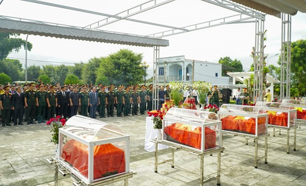 Dien Bien holds reburial service for fallen Vietnamese soldiers hinh anh 1