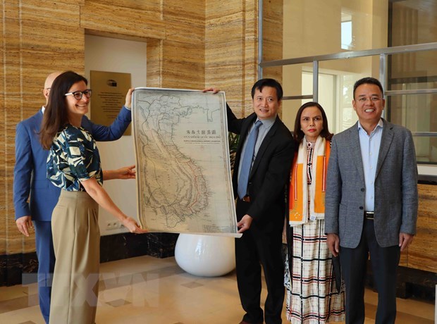 Vietnam presents precious map to House of European History hinh anh 1