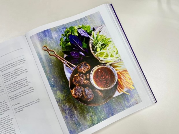 “Bun cha” included in UK’s Platinum Jubilee cookbook hinh anh 1