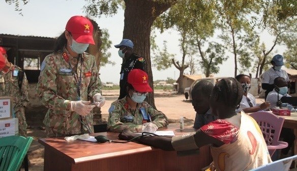 Vietnamese doctors in South Sudan help level-1 field hospitals respond to monkeypox hinh anh 1