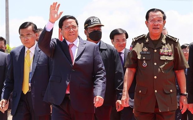 Vietnamese, Cambodian PMs highlight importance of deepening bilateral ties hinh anh 1
