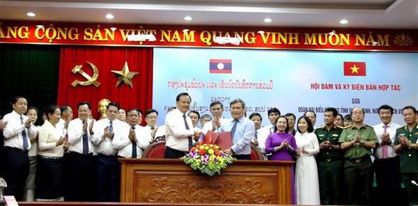 Quang Binh, Lao province foster partnership hinh anh 1