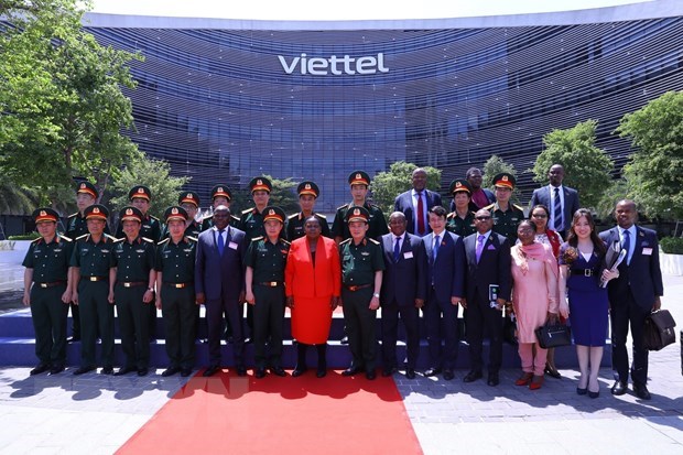 Mozambican Assembly facilitates operation of Viettel: President hinh anh 1
