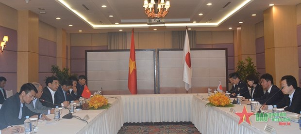Defence Minister Giang meets Lao, Japanese, Cambodian counterparts on sidelines of ADMM-16 hinh anh 1