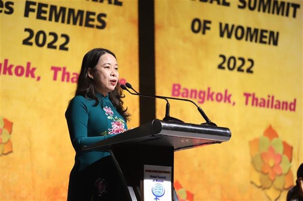 Vietnam proposes solutions to optimise women's potential in making socio-economic recovery policy hinh anh 1