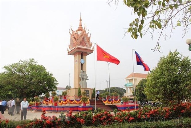 Vietnam, Cambodia tighten solidarity to deserve predecessors’ sacrifices hinh anh 1