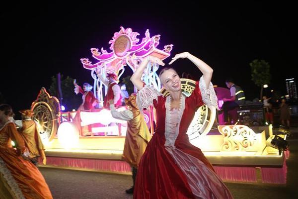 Sun Fest Street Carnival kick off vibrant summer in Da Nang city hinh anh 1