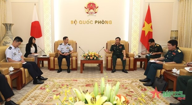 Vietnam, Japan seek stronger ties in air defence hinh anh 1