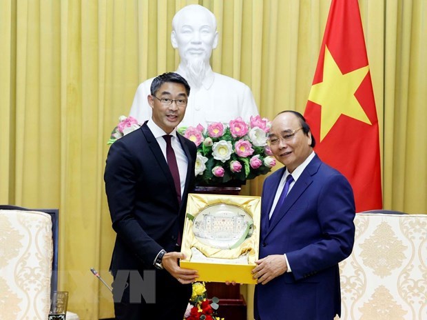 President hosts Honorary Consul of Vietnam in Switzerland hinh anh 1
