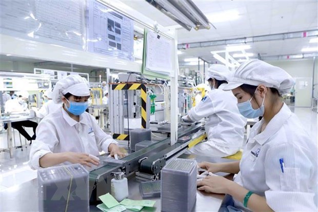 UOB revises up Vietnam’s 2022 GDP growth forecast to 7% hinh anh 1