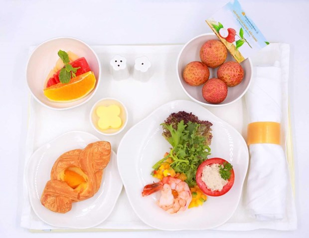 Fresh lychee on national flag carrier's in-flight menu hinh anh 1