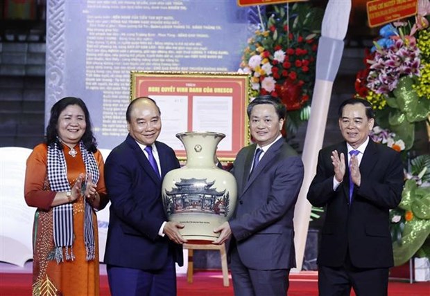 President attends celebration of 200th birth anniversary of blind poet in Ben Tre hinh anh 1