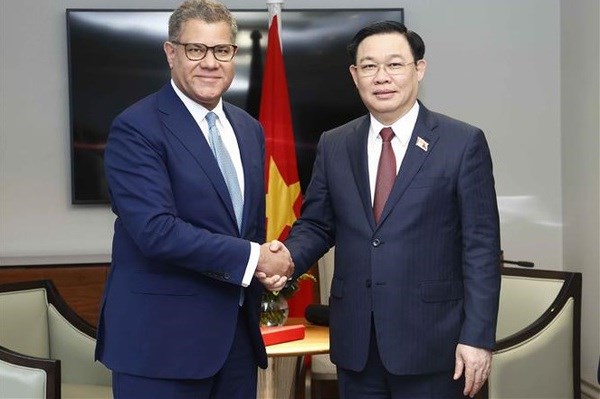 COP26 President hails Vietnam’s determination in transition to green, renewable energy hinh anh 1